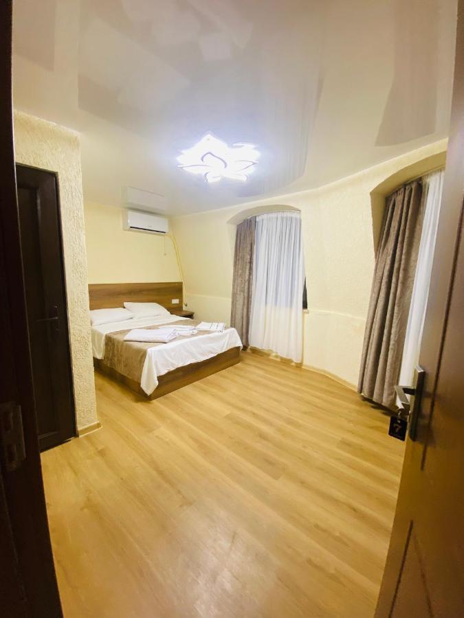 Hotel Sunrise Kutaisi Exterior photo
